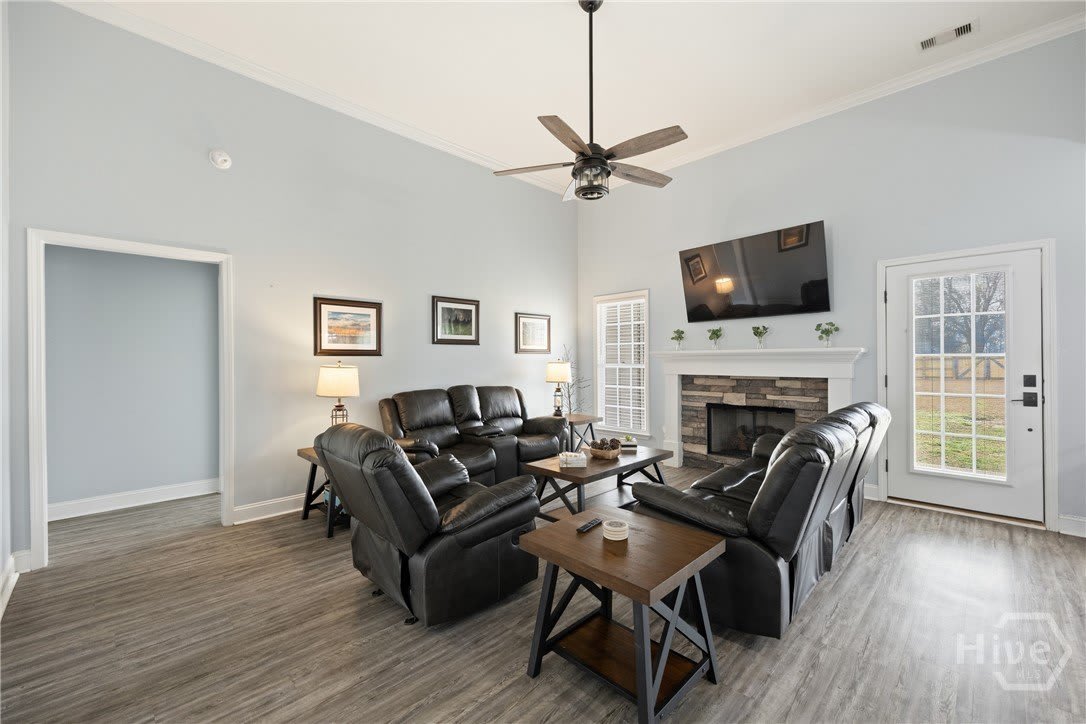 440 Rivercrest Drive – photo 3