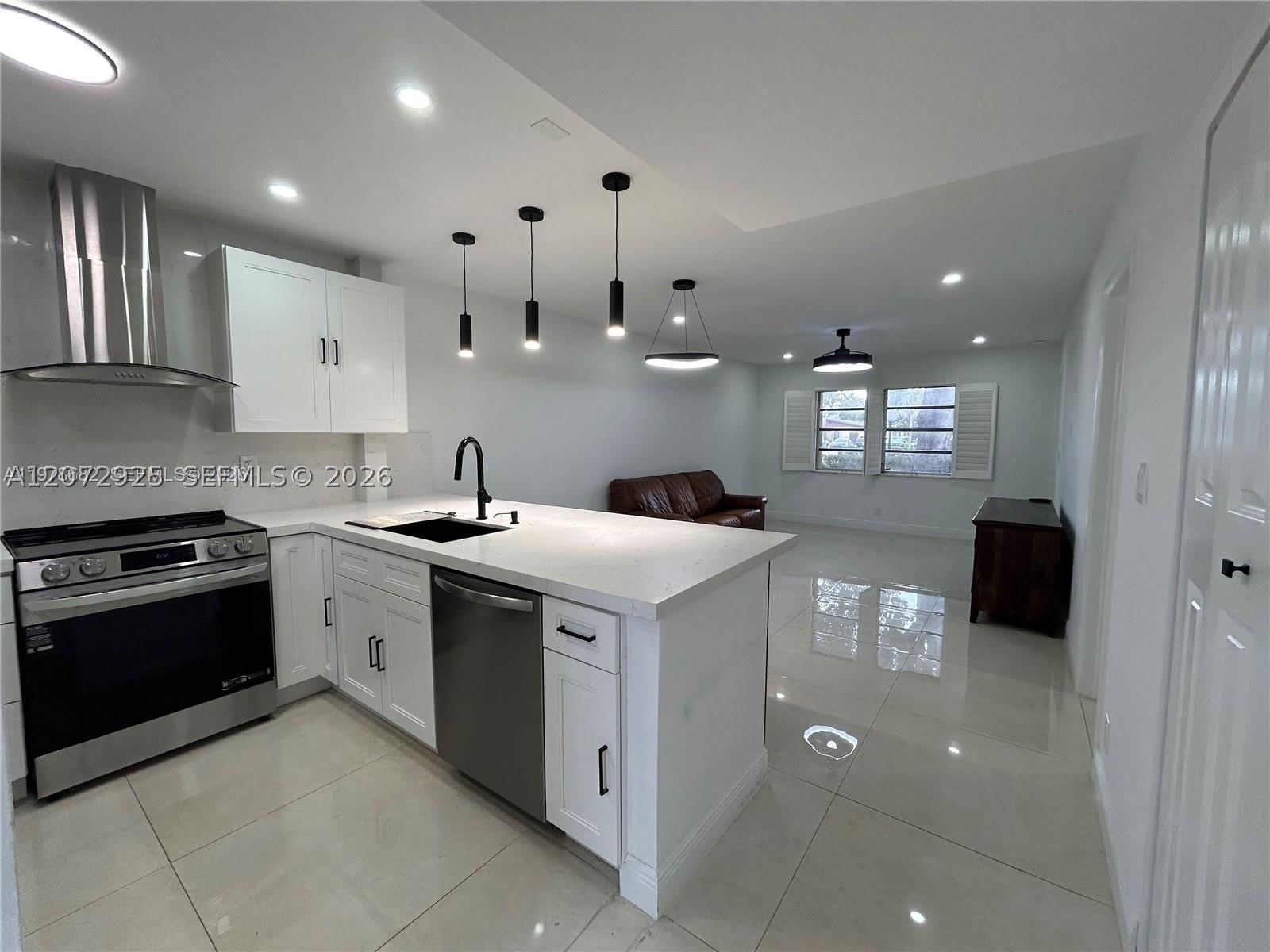 300 Berkley Rd – photo 2