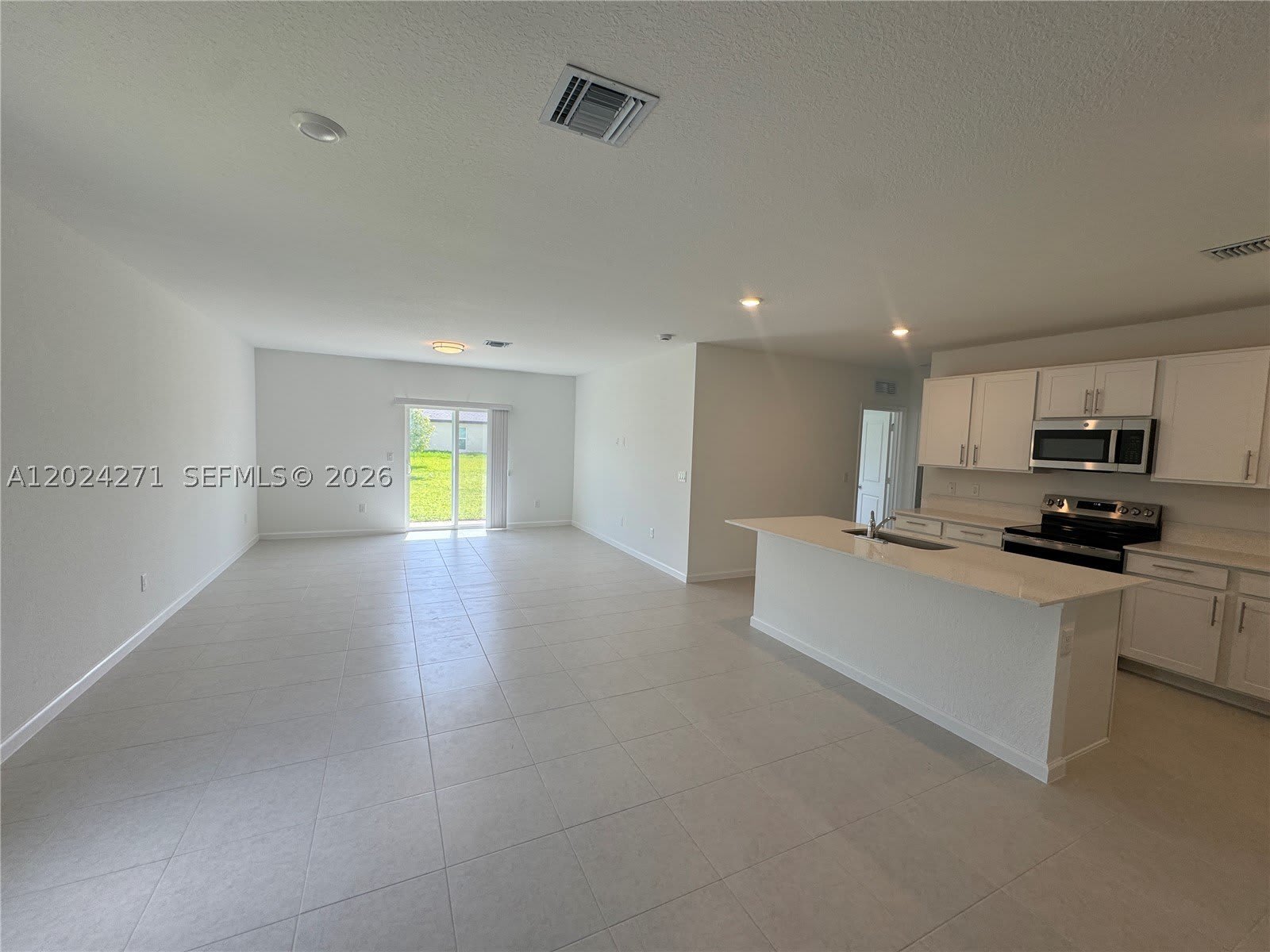 693 Carlyle Way – photo 3