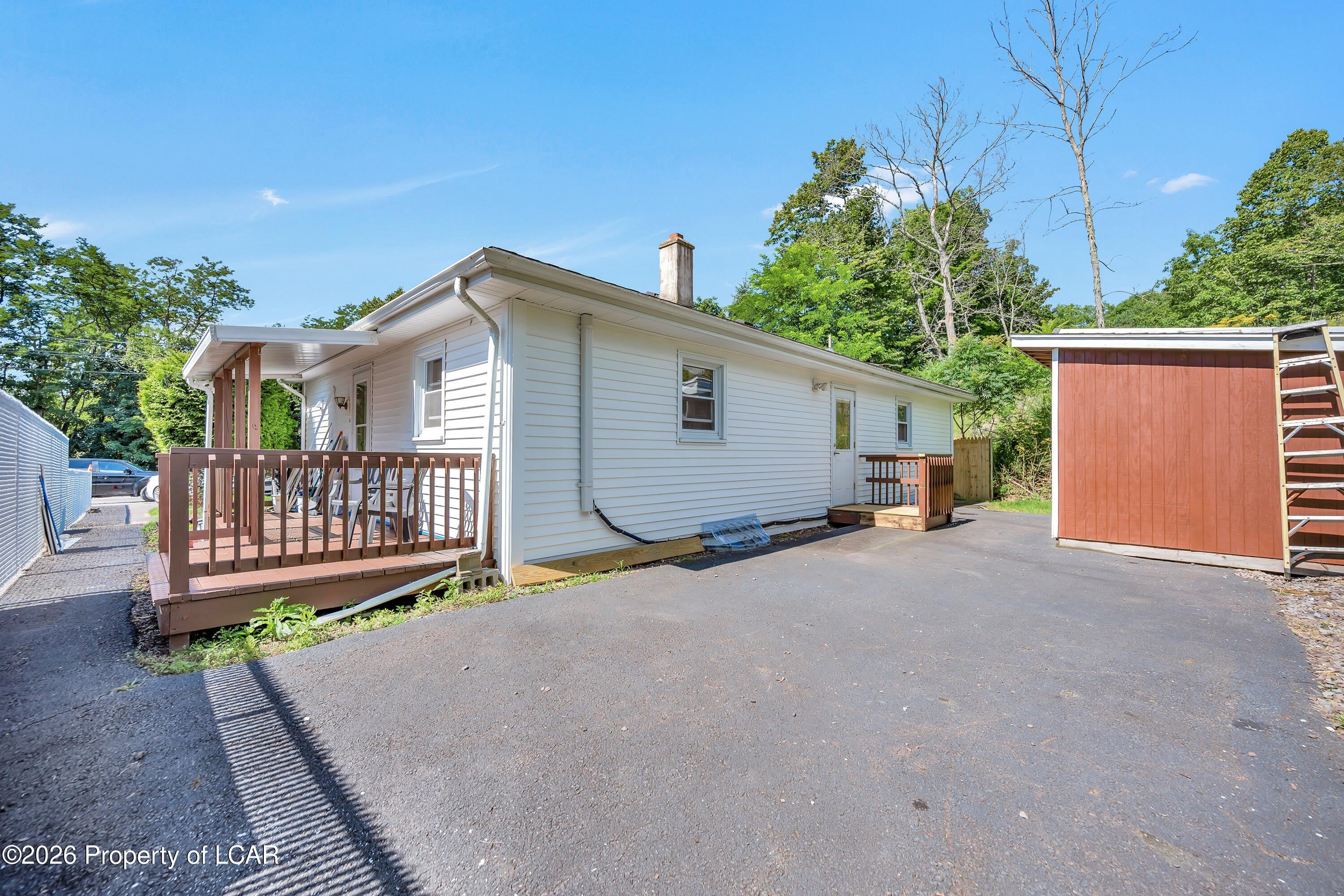 4647 Memorial Highway – photo 2