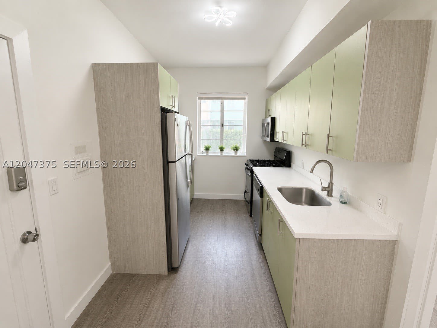 762 Lenox Ave – photo 5
