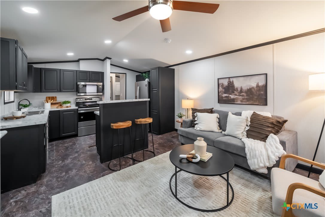 3196 Renee Street – photo 2