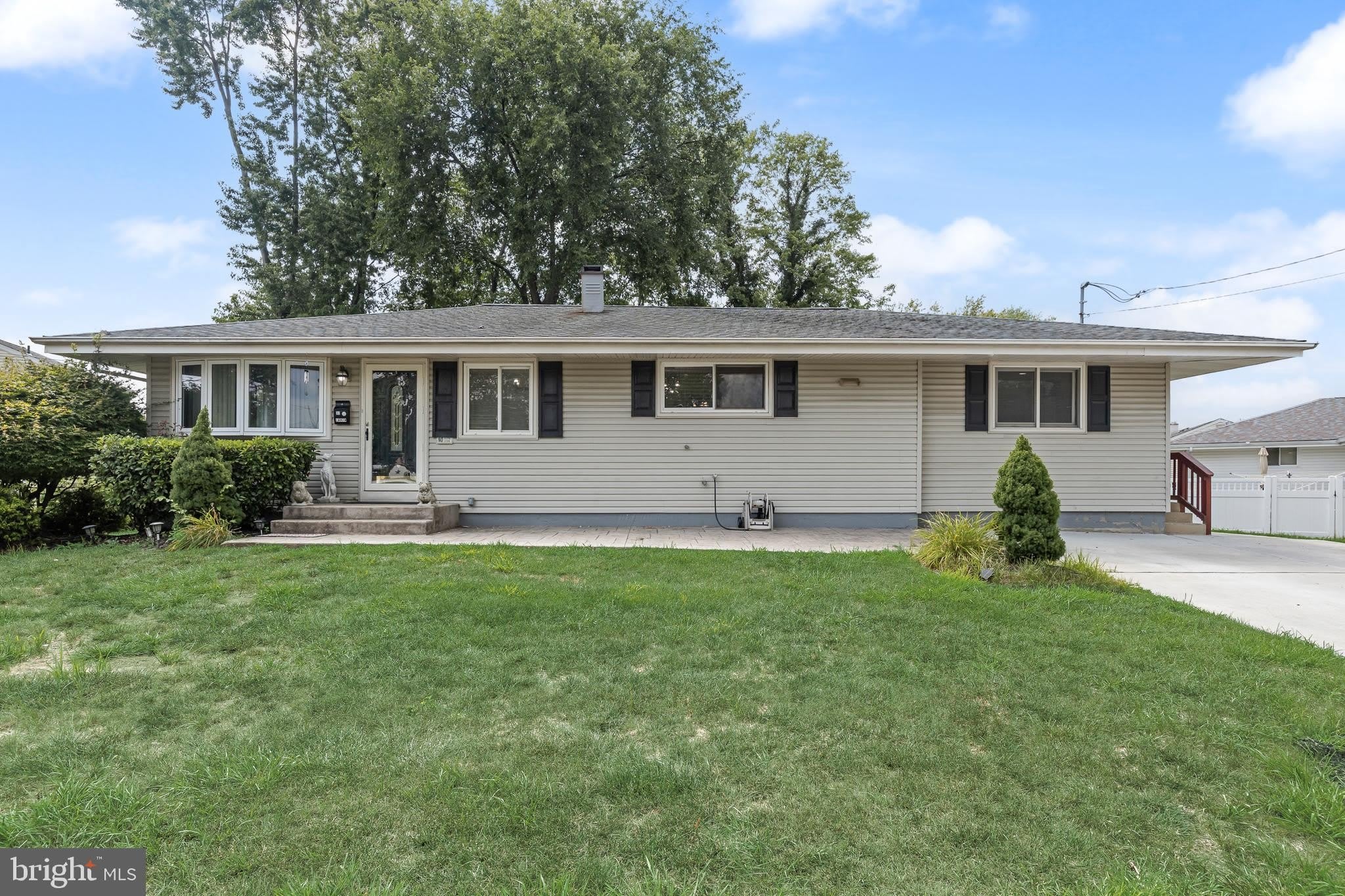 32 LARKIN Road – photo 1