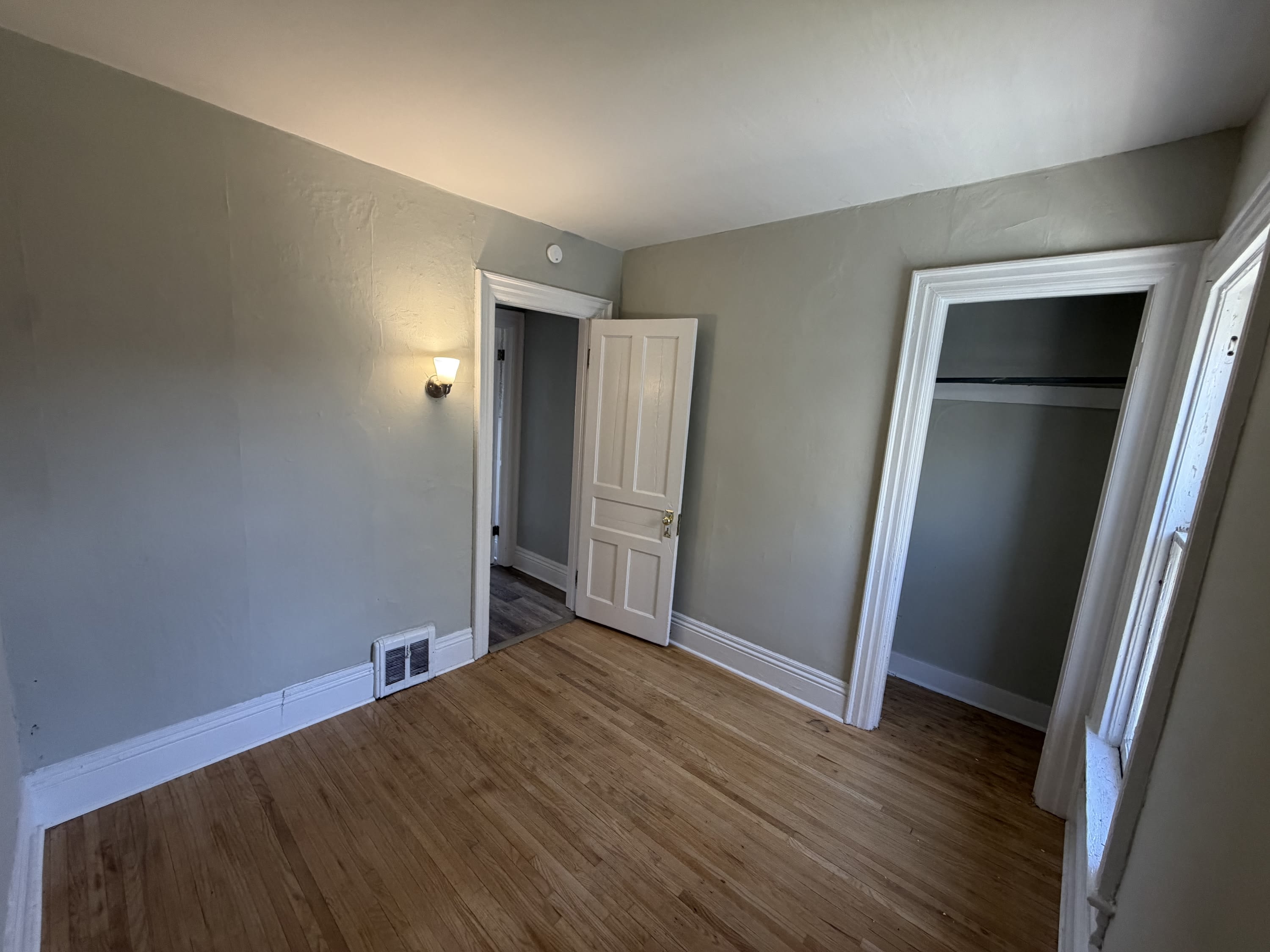 411 W. Ferry StreetUnit 3 (Upper Front) – photo 2