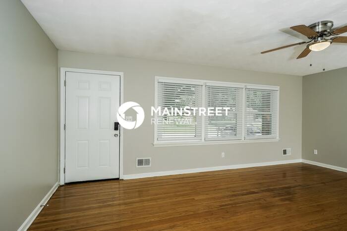 9909 Lakewood Drive – photo 3
