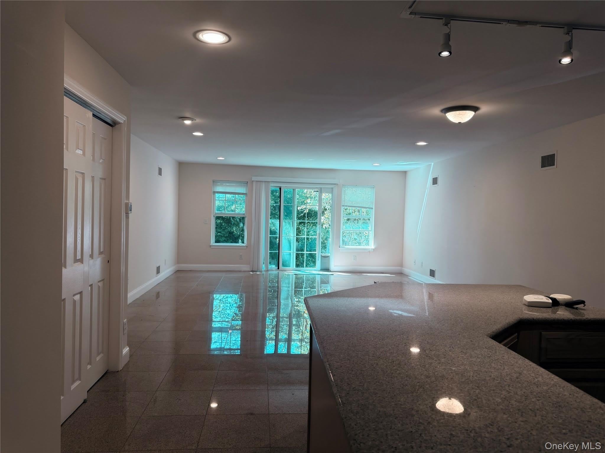12 Yennicock Avenue – photo 3