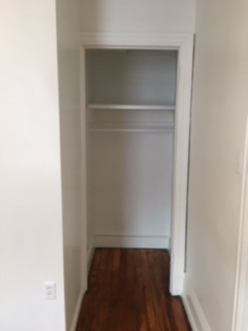 Video in Pics! West End of Town! Close to transportation, parks, and many amenities! – photo 3