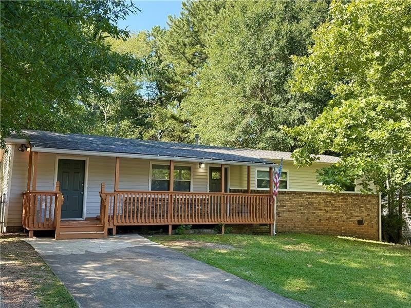 1414 Sycamore Drive NW – photo 1