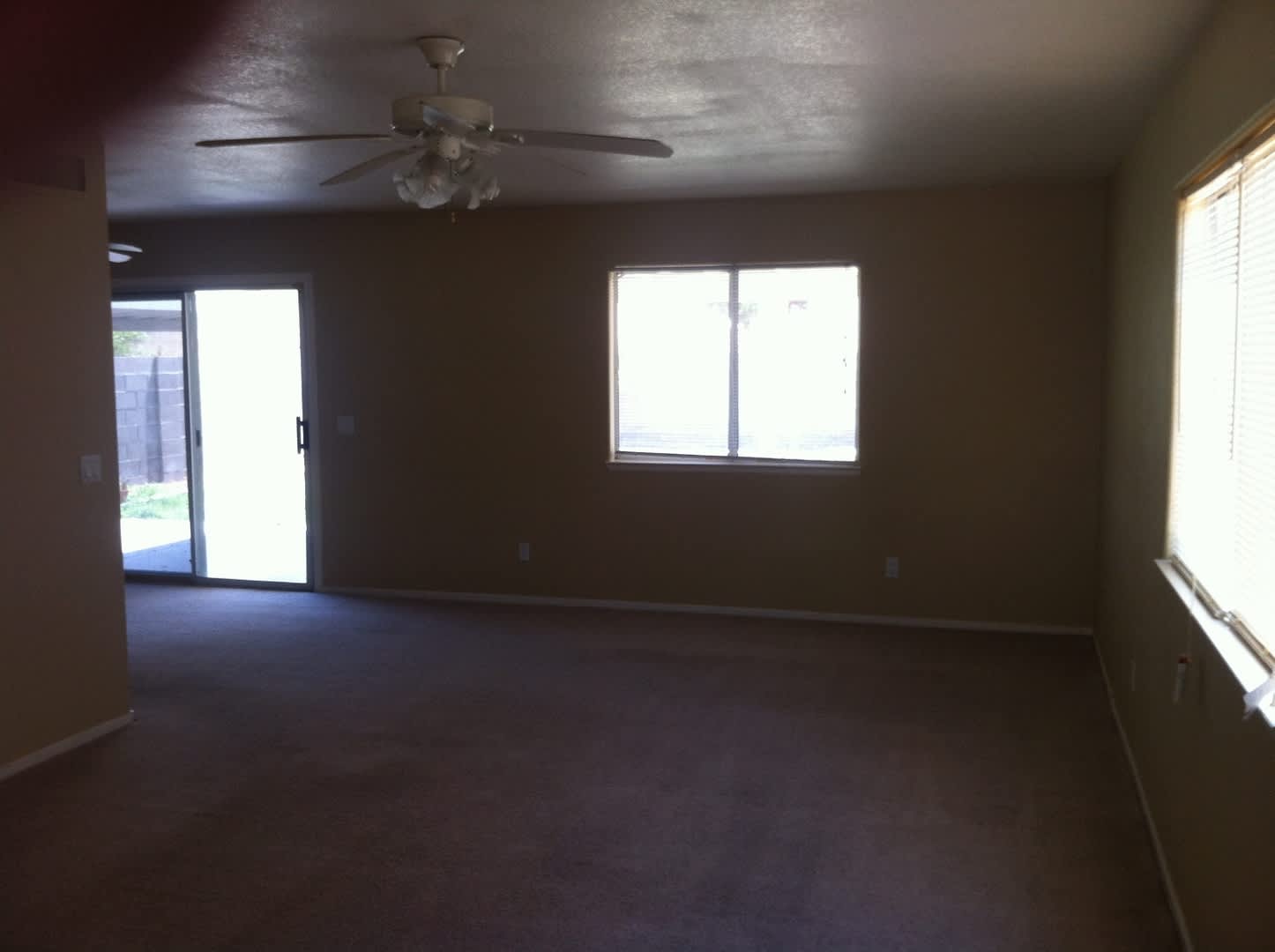 BEAUTIFUL 1,261 SQ FT, 2 STORY, 3BD, 2.5 BTH, 2 CAR GARAGE, LOCATED NEAR PARK, SHOPPING AND SCHOOLS. – photo 2