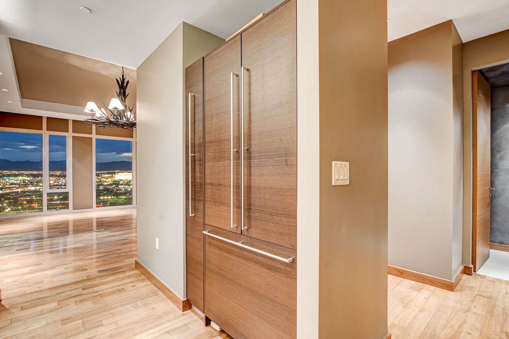 Waldorf Astoria 2711 City Mtn Views From This Stunning 1Bd 1 5Ba Residence – photo 5