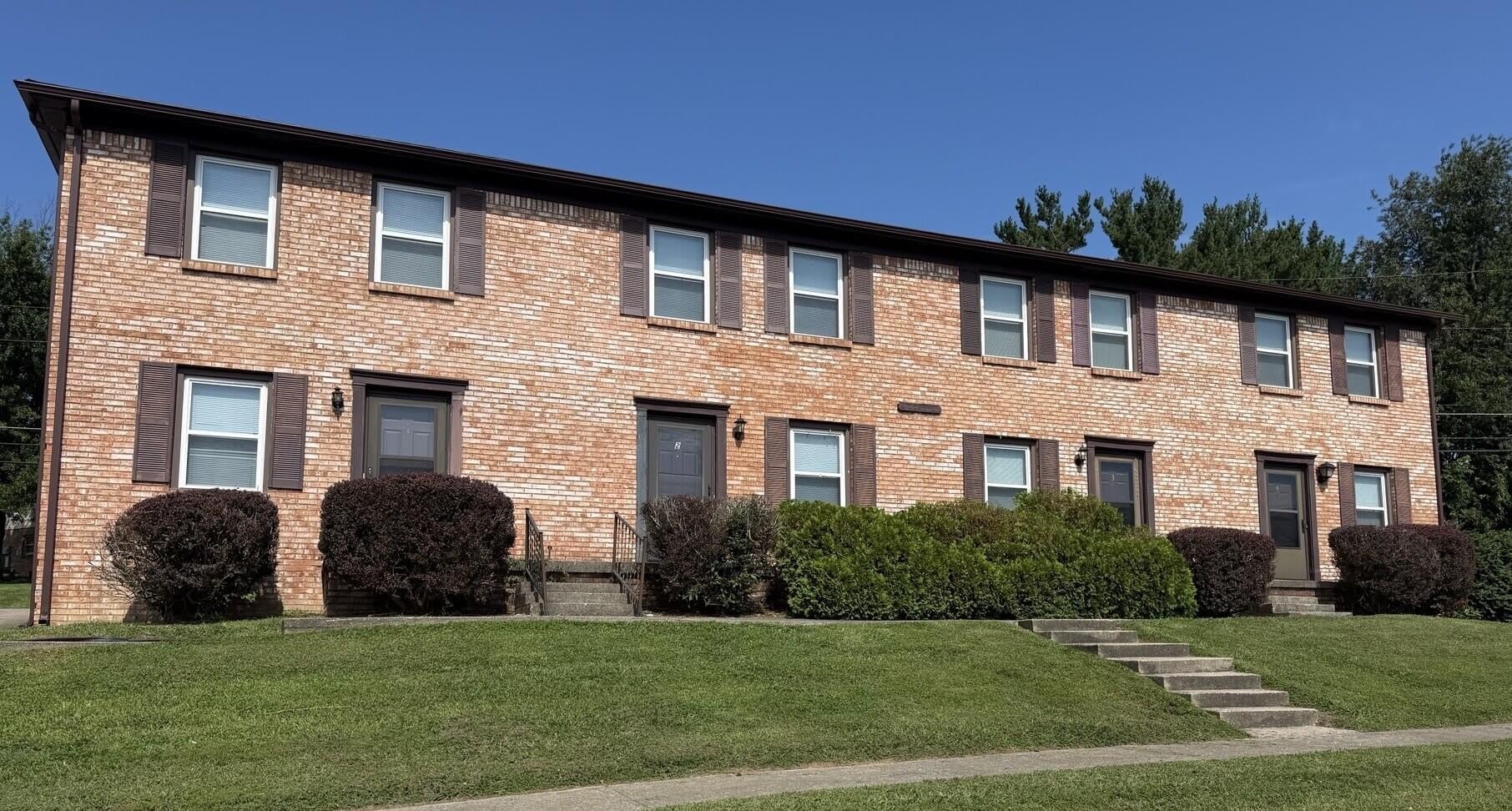 212 Calumet Drive – photo 2