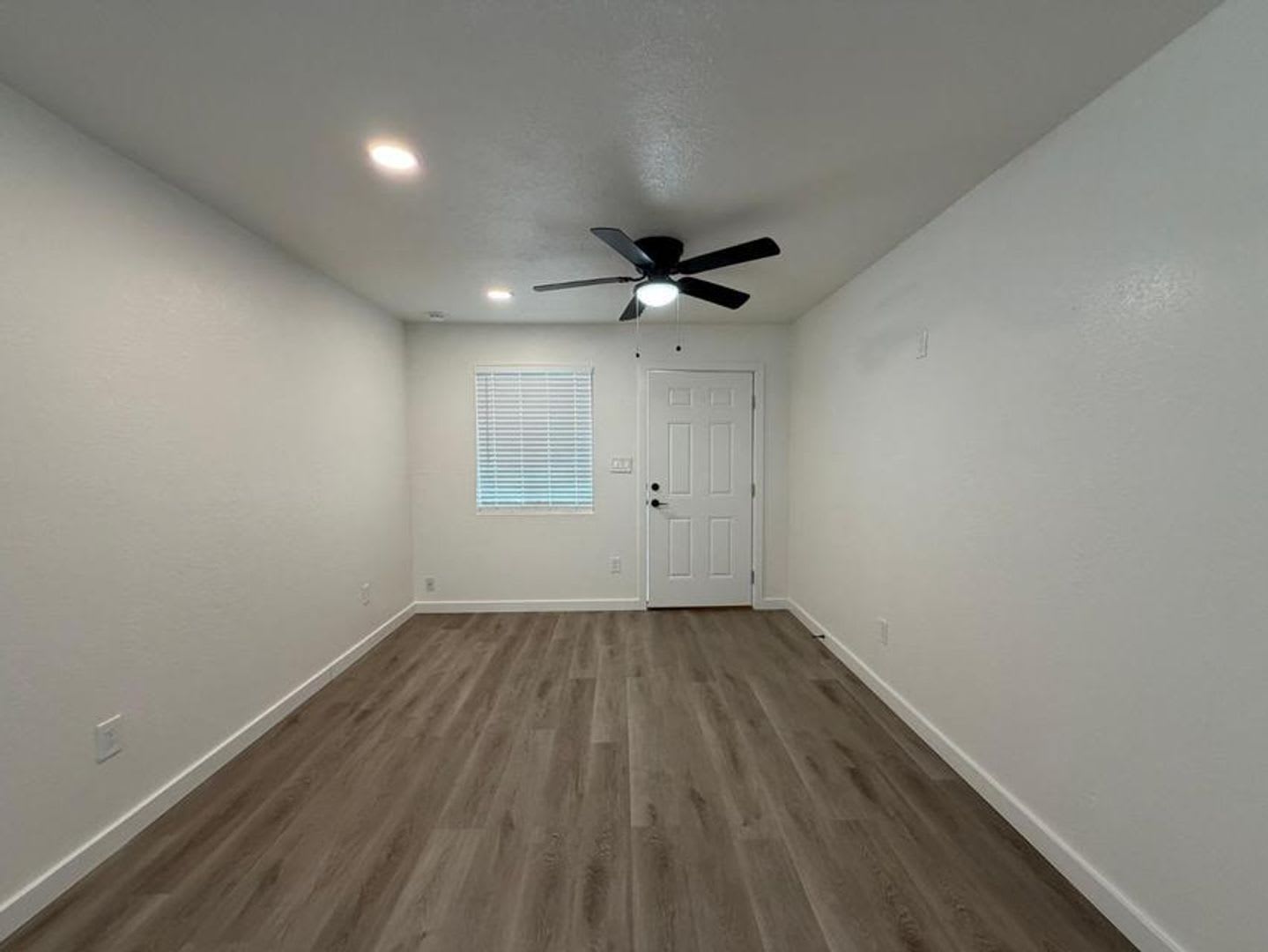 2 Bed 1 Bath Remodeled Unit in North Phoenix – photo 3