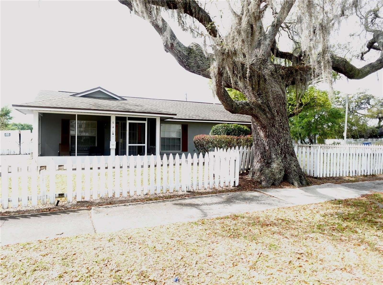 540 W COMSTOCK Avenue – photo 2