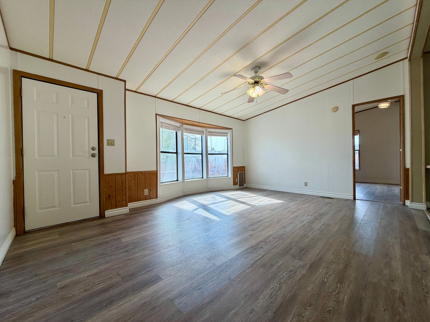 Classic One-Level Manufactured Home – photo 3