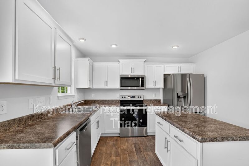 5109 Black Forest Dr – photo 3
