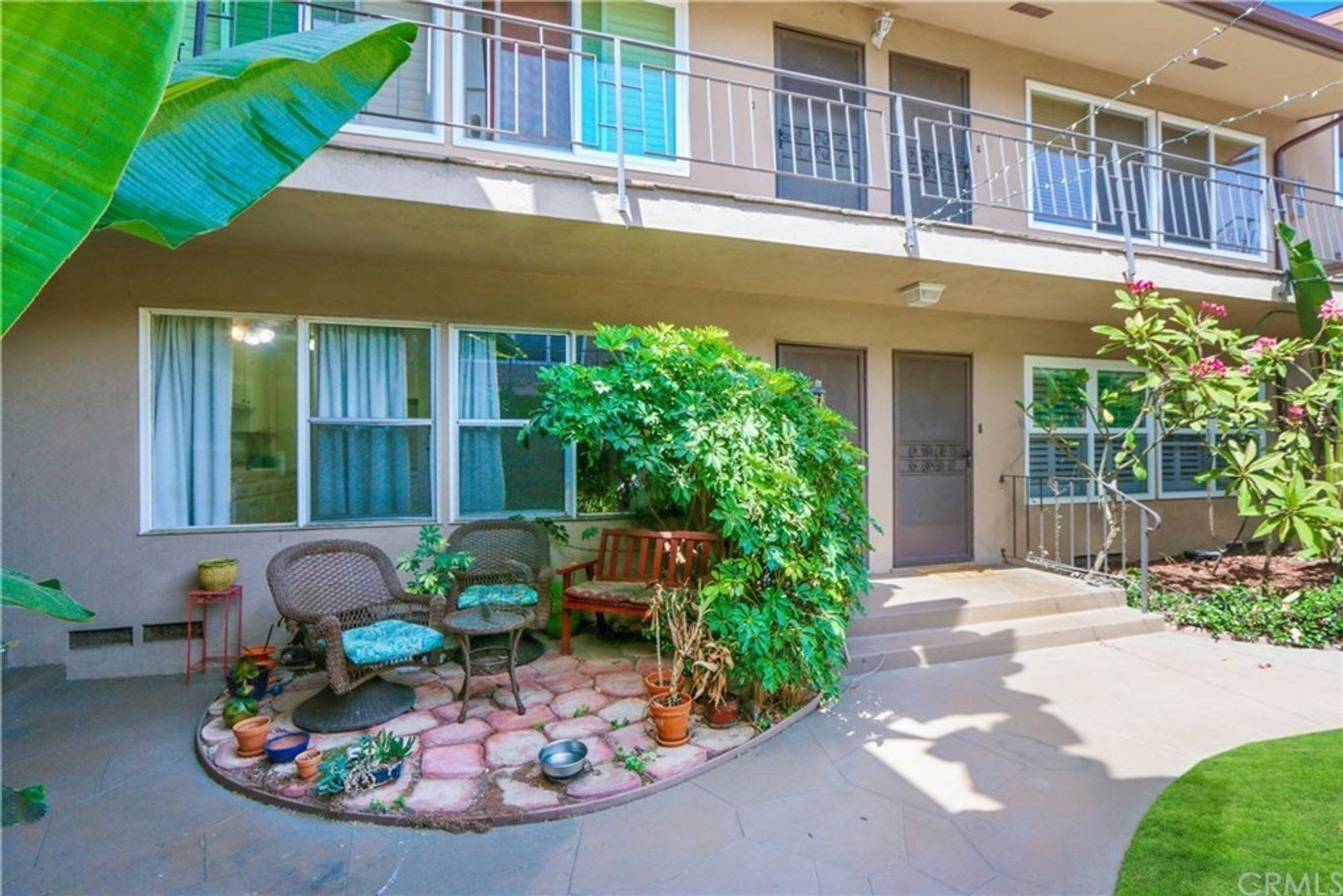 1 Bedroom 1 Bath Located in the highly sought after "Towne Capri" complex in Long Beach – photo 4