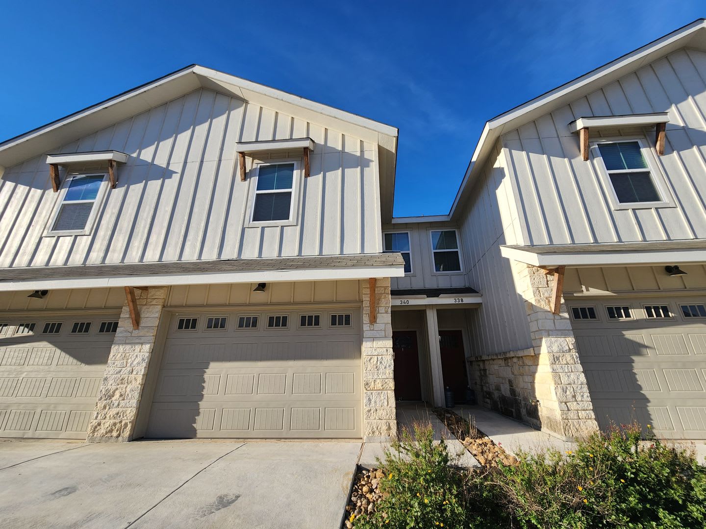 1 Month Free Rent 3 2 5 1 5 Fourplex With Granite Countertops 9Ft Ceilings Fridge Washer Dryer Nbisd – photo 2
