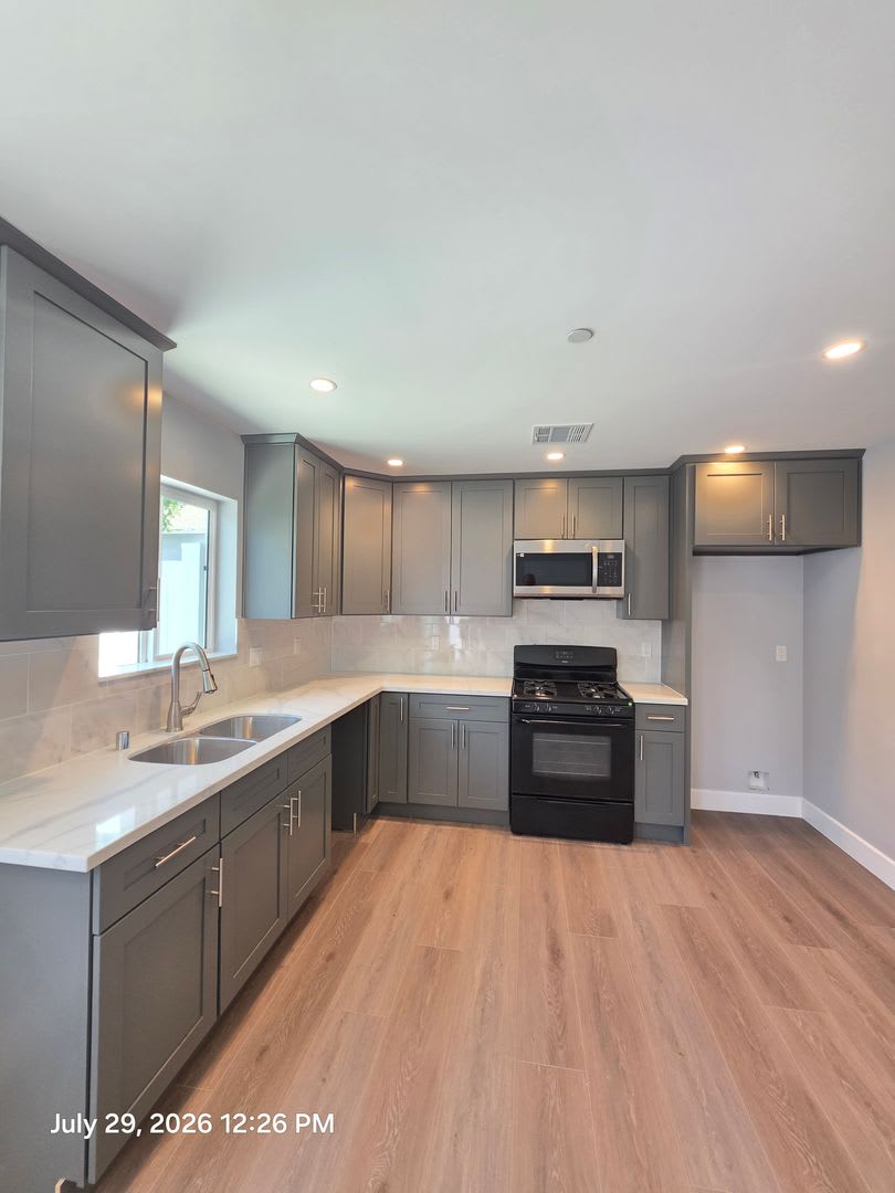 8154 Potter Ave – photo 3