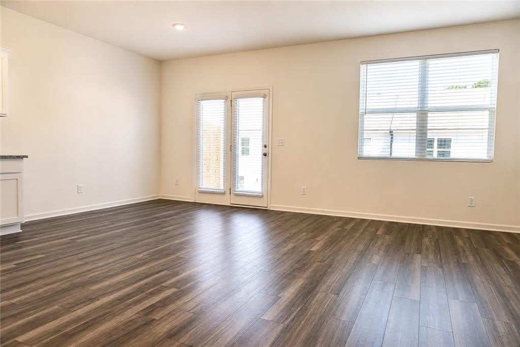 2095 Emerson Dr – photo 4