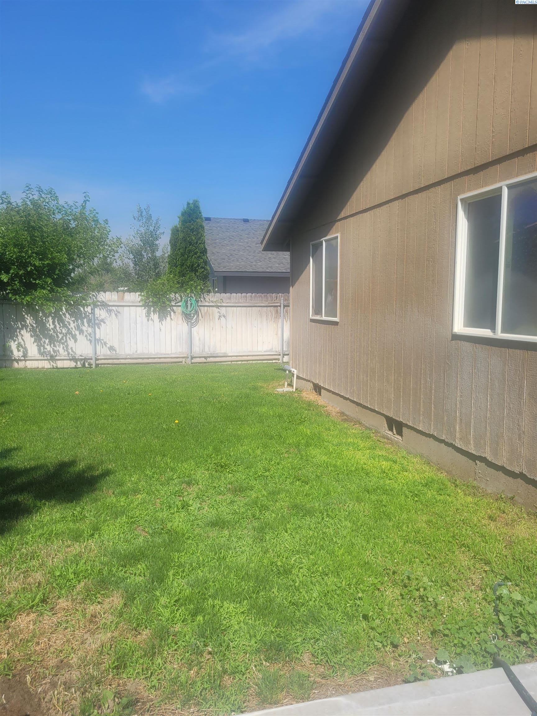 6408 Robinson Drive – photo 2