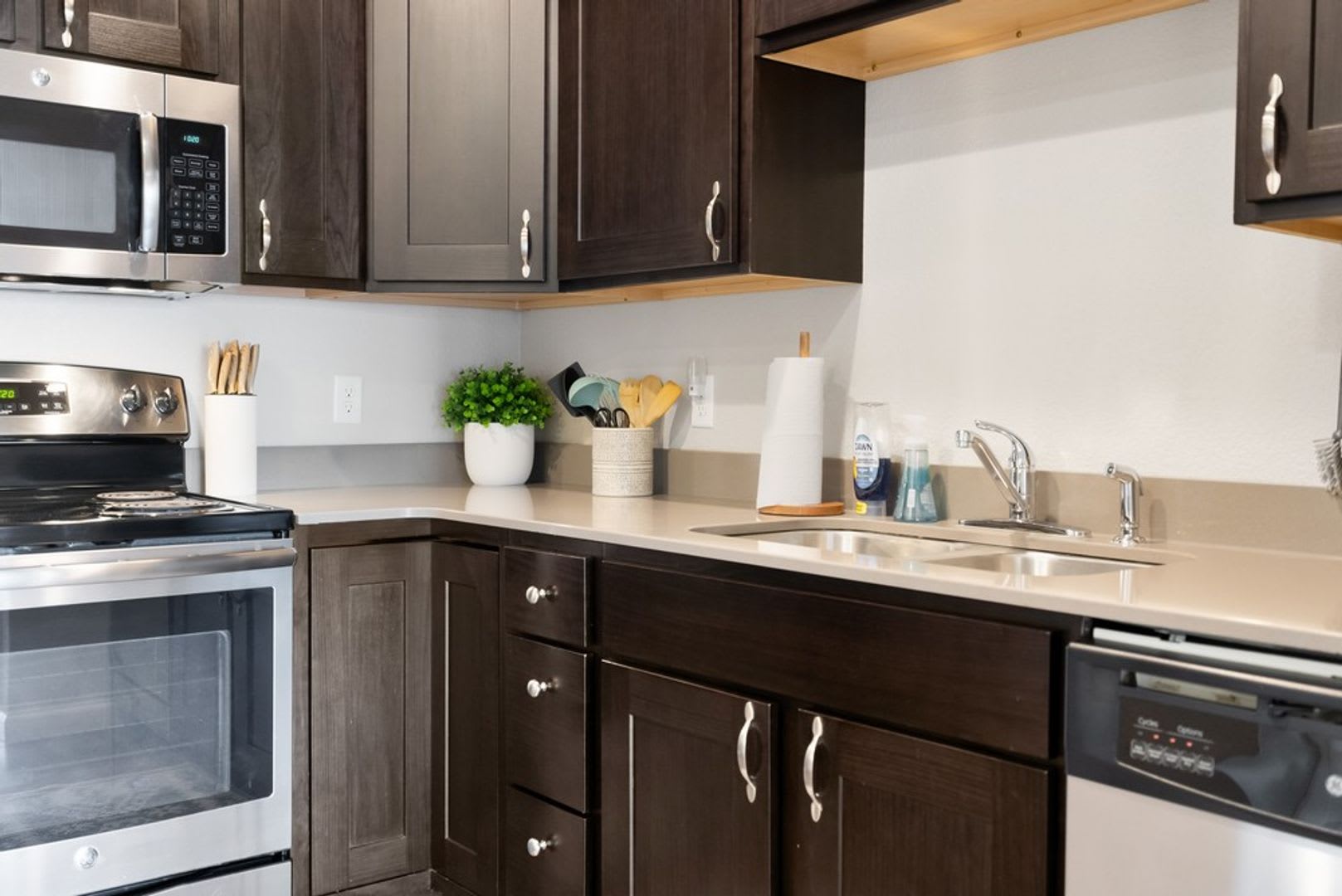 Willow Falls Apartments – photo 3