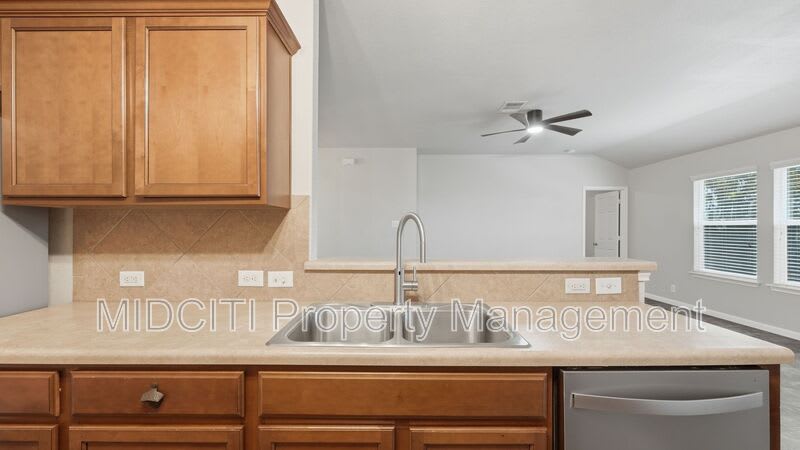 3414 Zachary St – photo 5