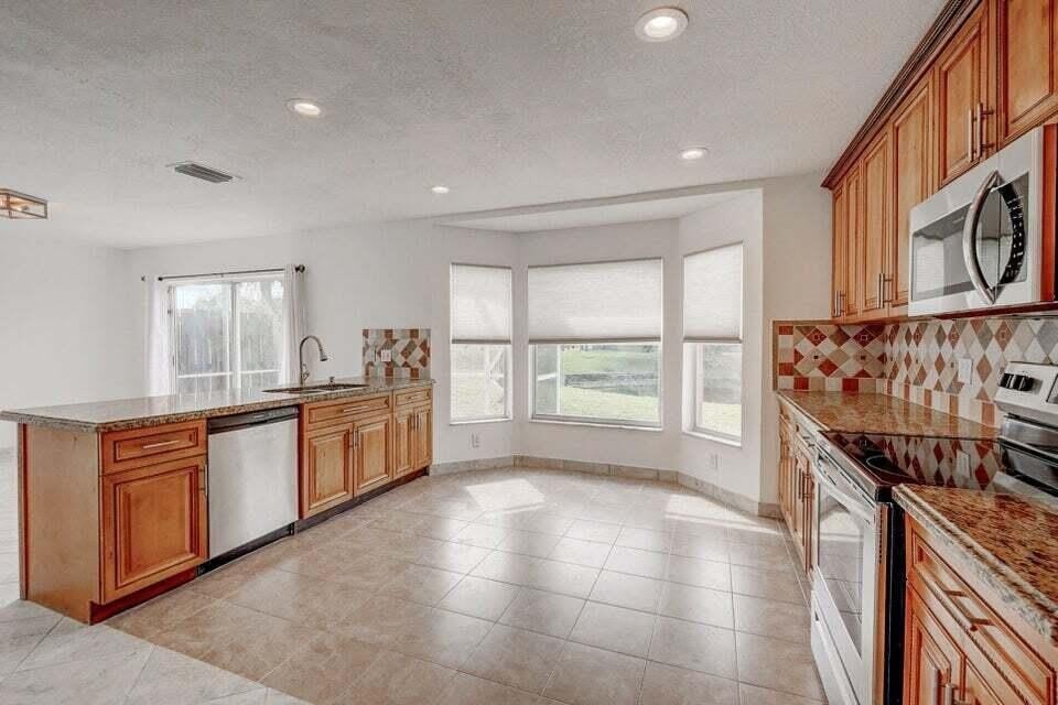 10758 Lake Jasmine Drive – photo 3