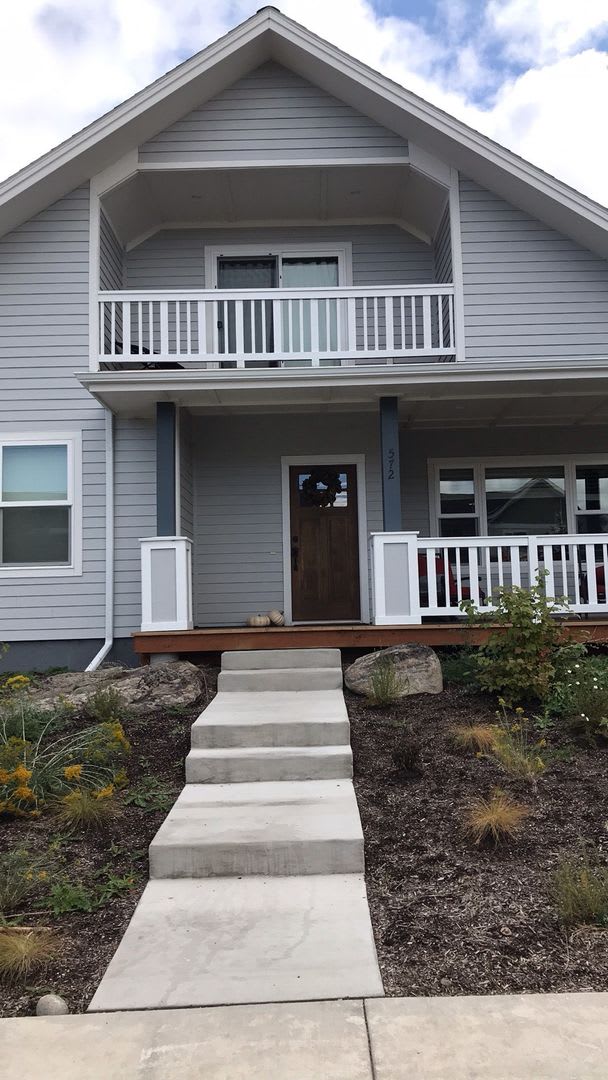 572 N Laurel Parkway – photo 1