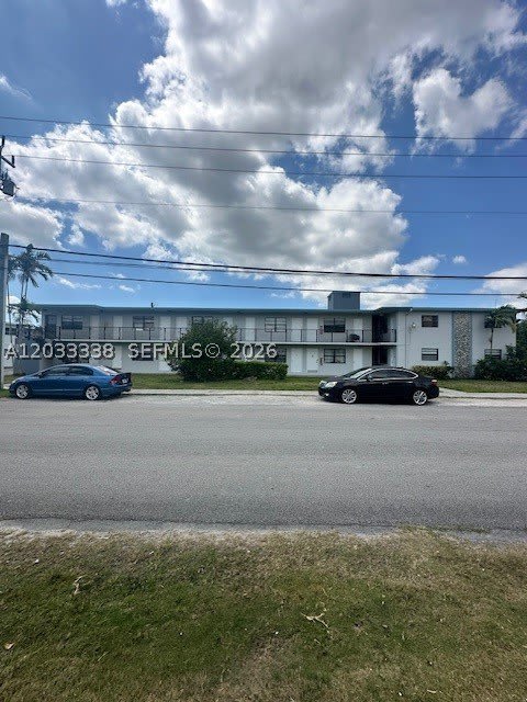 6780 SW 44th St – photo 2