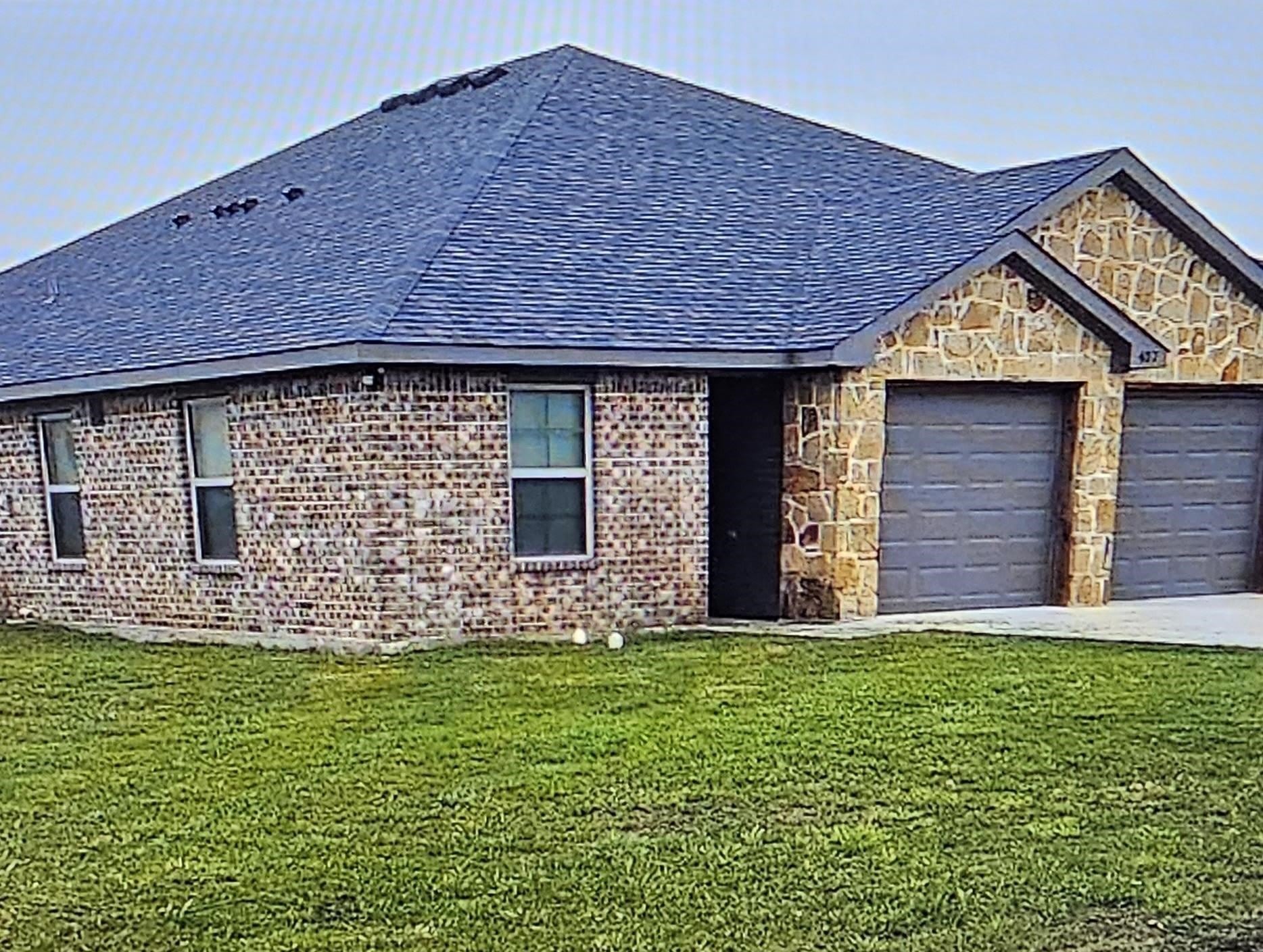 407 W Criner Street – photo 2