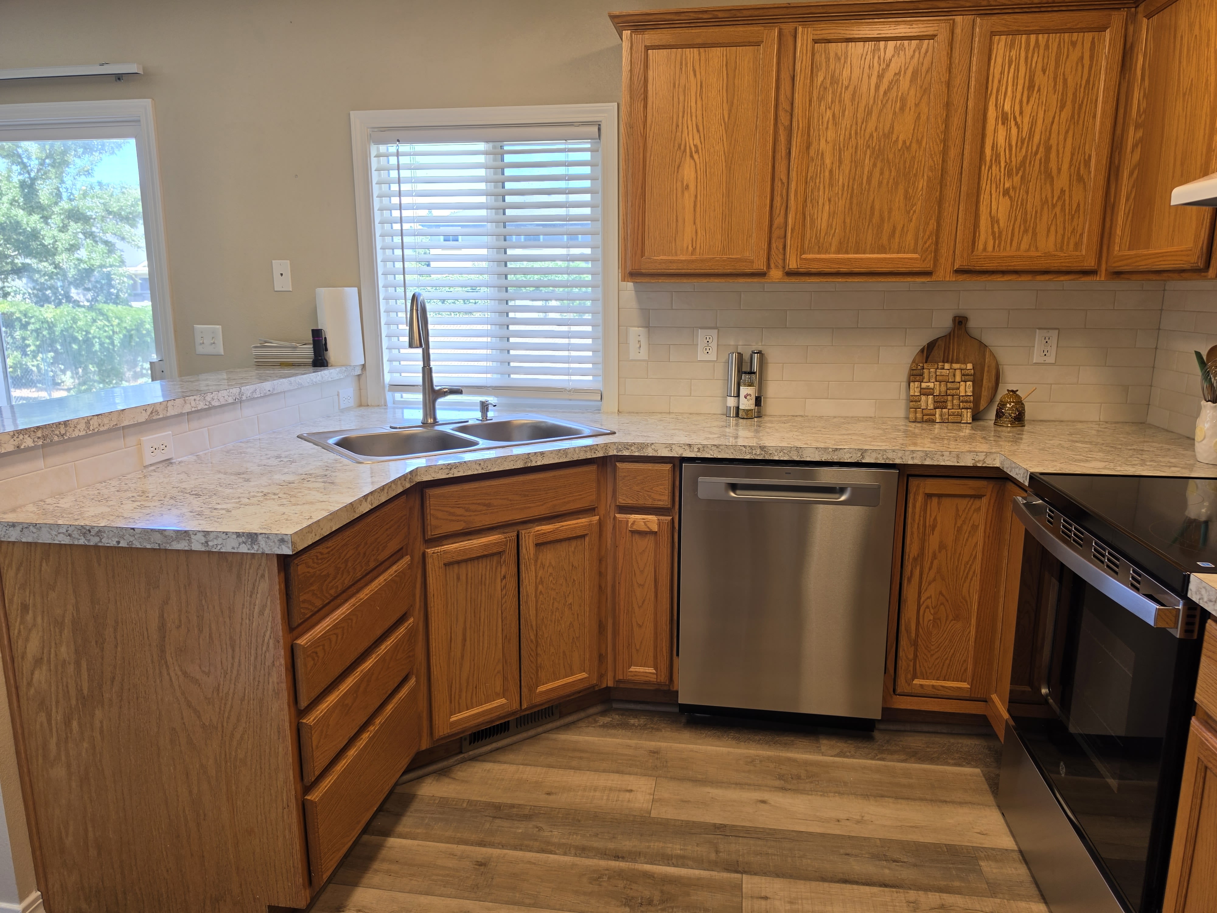 550 W Woodbury Dr – photo 3