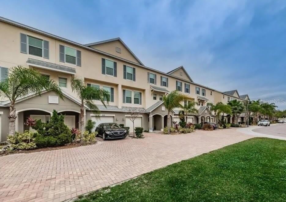 810 CALLISTA CAY Loop – photo 1