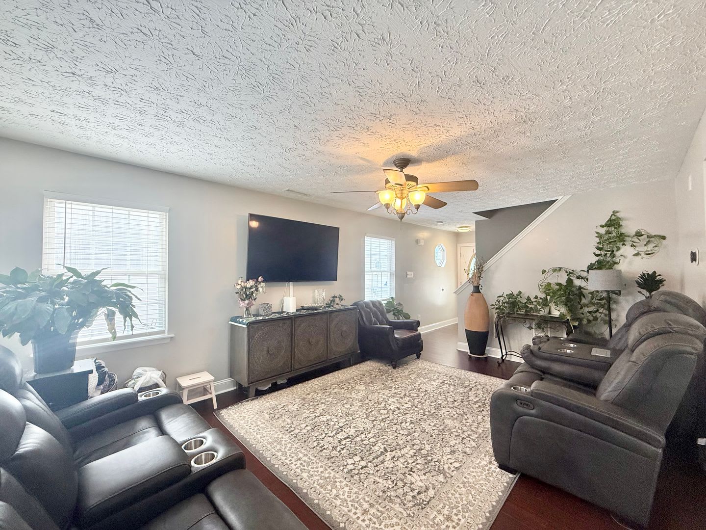 Charming 3Bd 2 5Ba Raleigh Home With A Fenced Yard With Easy Access To Downtown Raleigh And Nearby Shopping Dining Options – photo 3