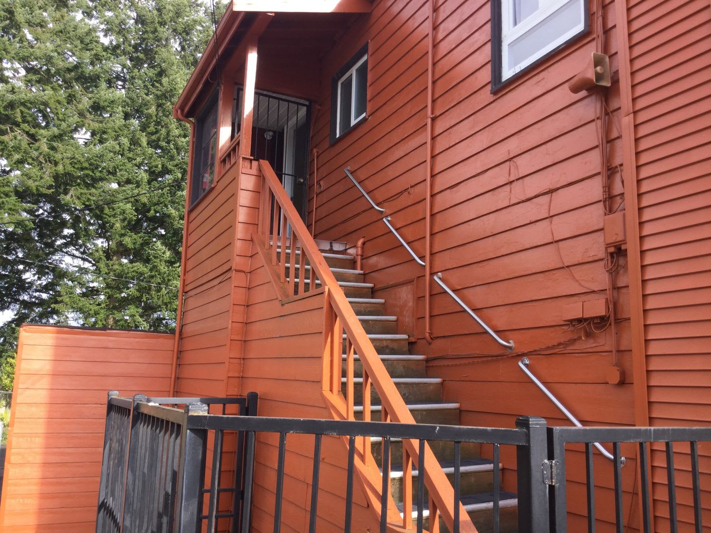 Freshly Updated 3-Bedroom Everett Apartment with Private Deck & Utilities Included – photo 2