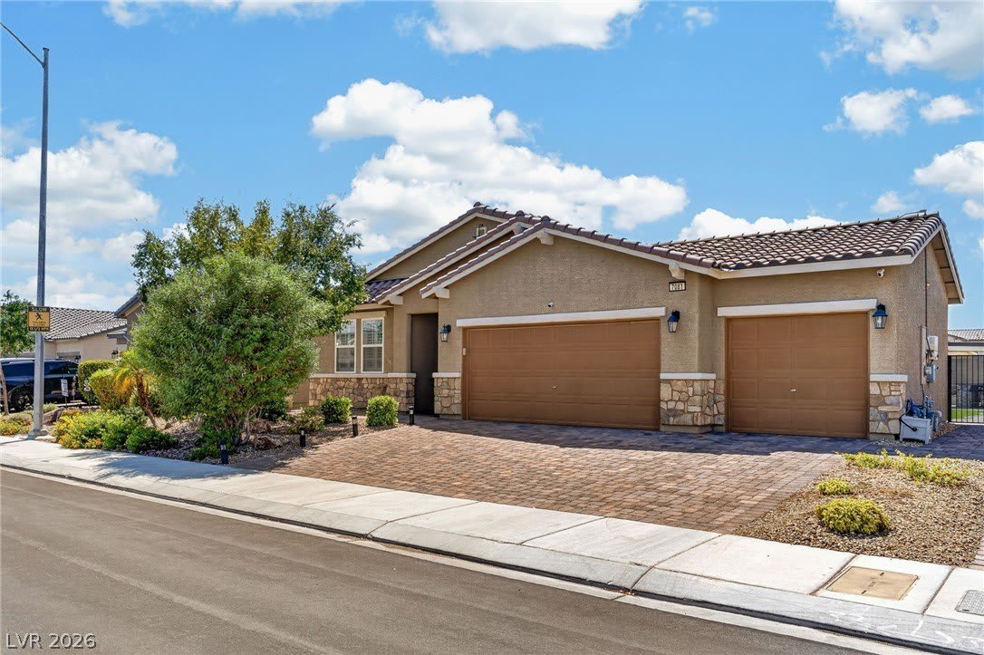 7081 Amber Robin Street – photo 2