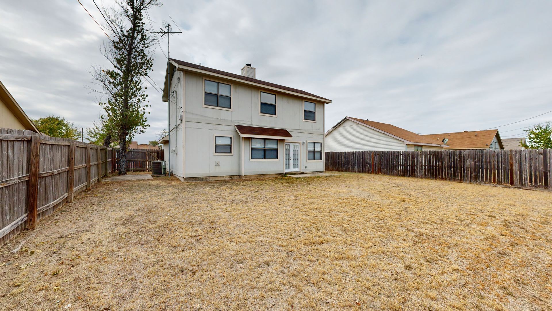 2 WEEKS FREE + $1,375 RENT IMPROVEMENT!!! – photo 4