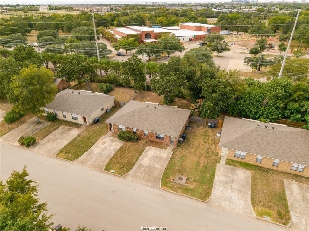 621 W Ridge Dr – photo 1