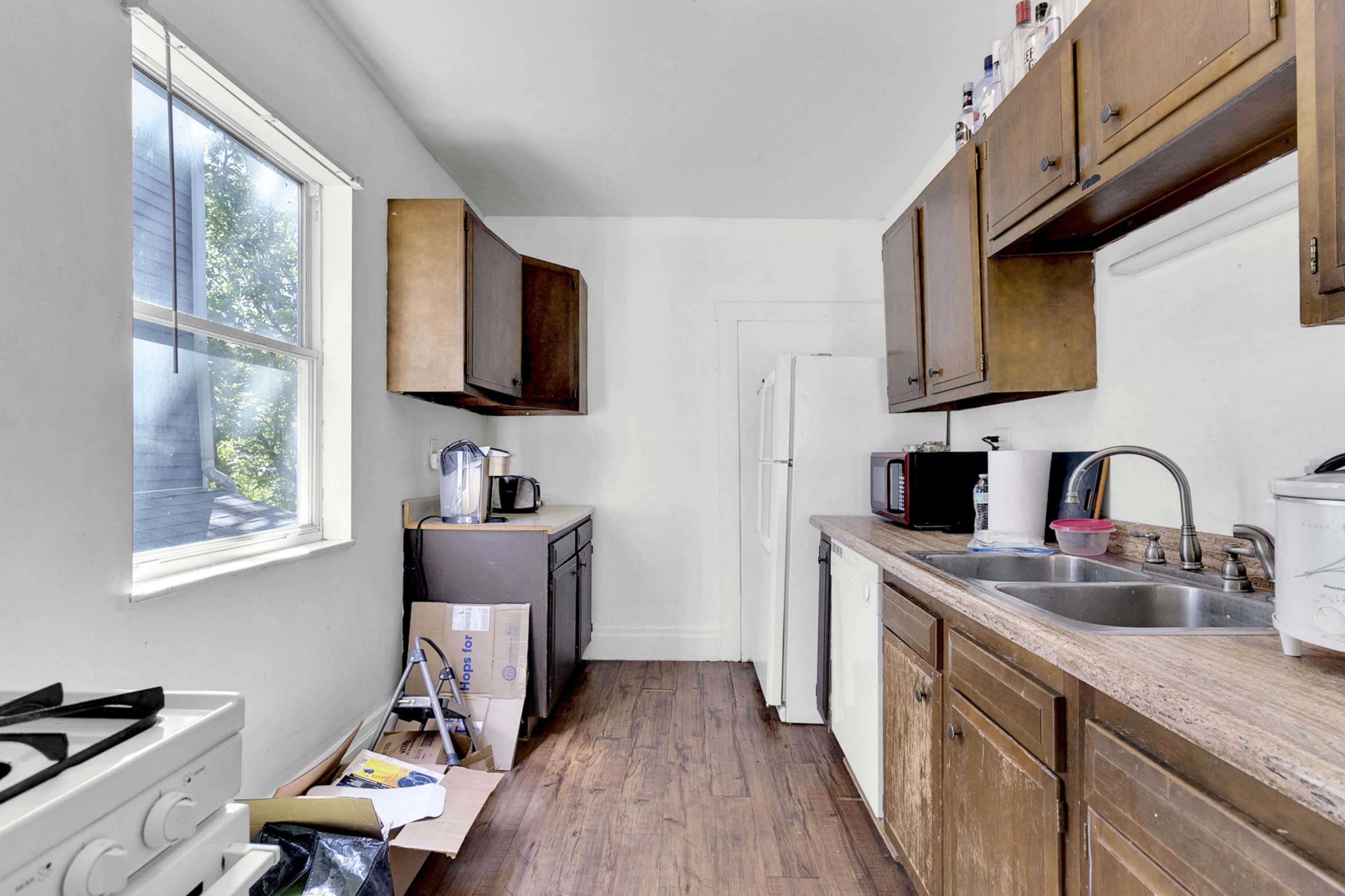 352 Stewart Street – photo 3