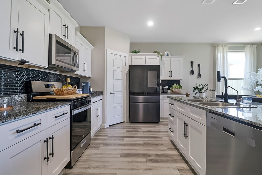 6402 Oracle Dr. – photo 4