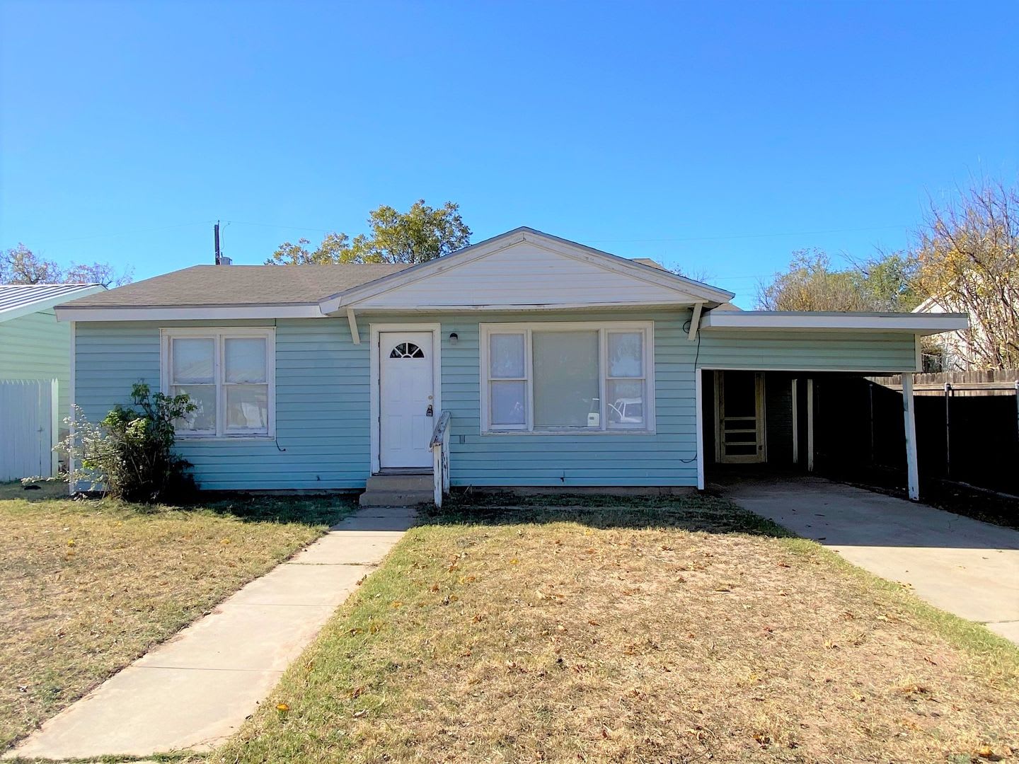 Adorable Remodeled three bedroom, one bath home with spacious fenced in back yard!! – photo 1