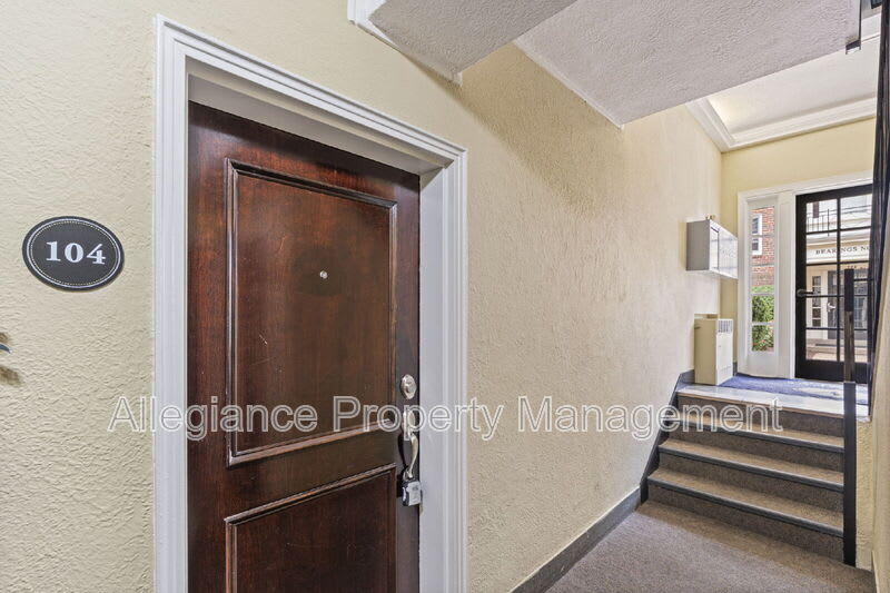 718 S Washington St – photo 5