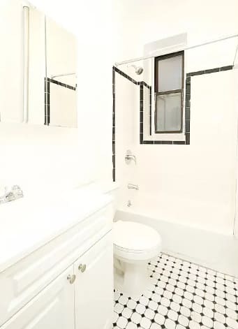 255 Bleecker St – photo 5