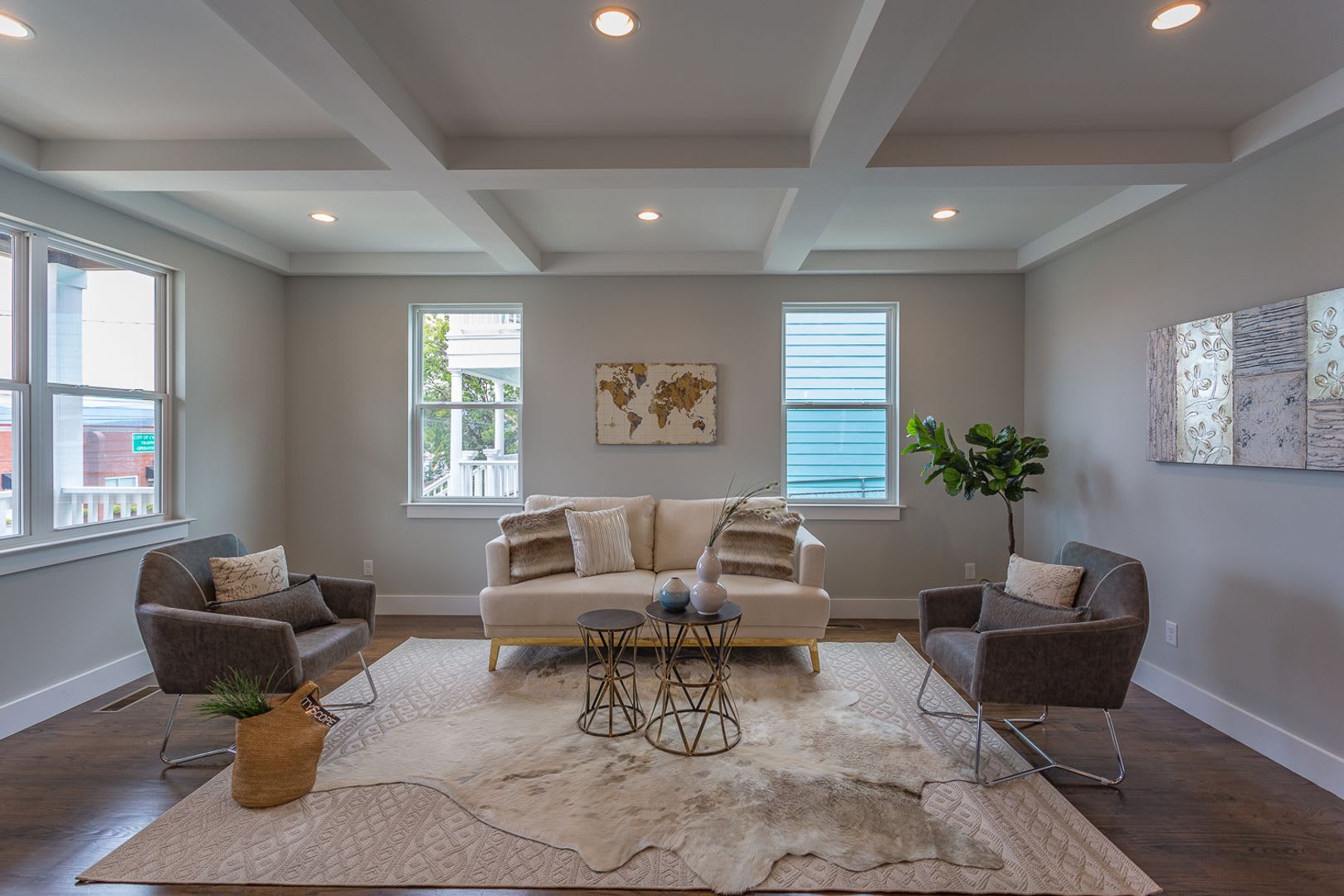 4 Bedroom Home With Garage – photo 3