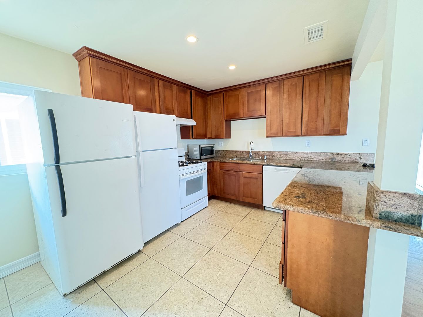Spacious 5BR Home Just Steps from SDSU – Available August 2026 – photo 3