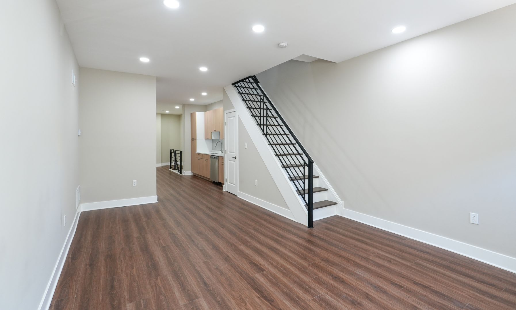 Renovated 3 Bedroom, 1.5 Bath Home in Newbold — Central Air, In-Unit Laundry, Private Yard – photo 2