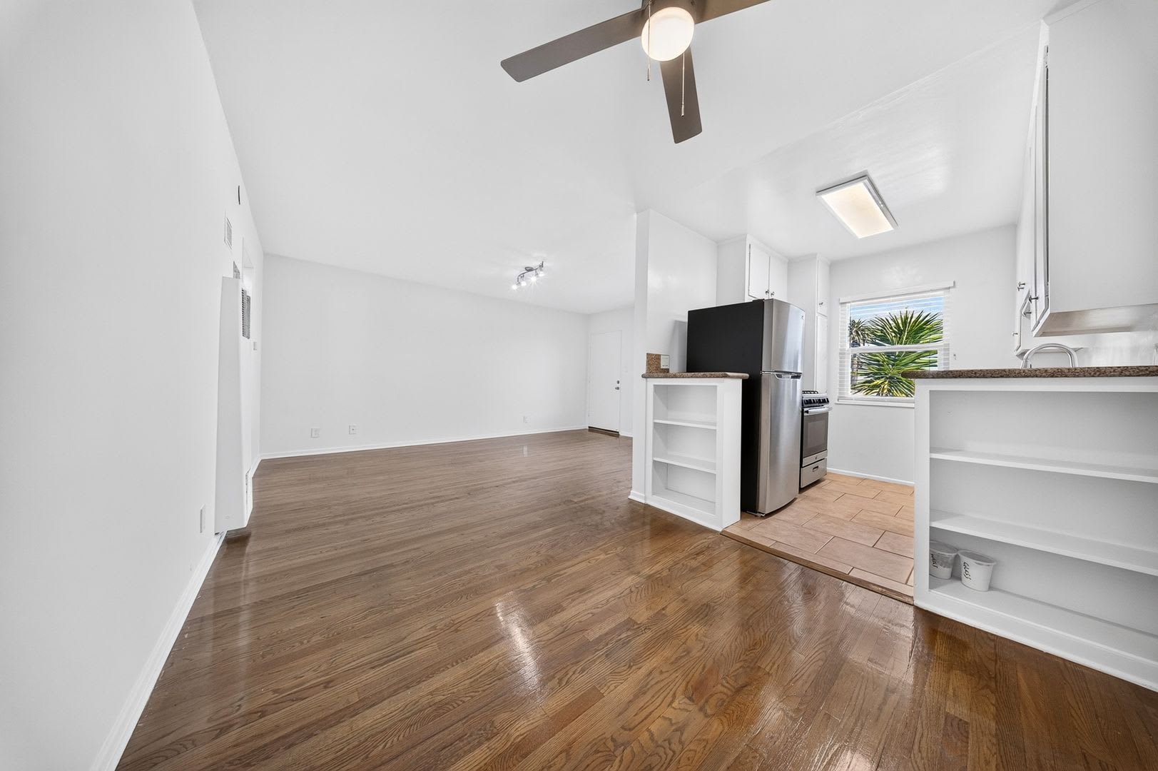 1412 W. 17th St – photo 4