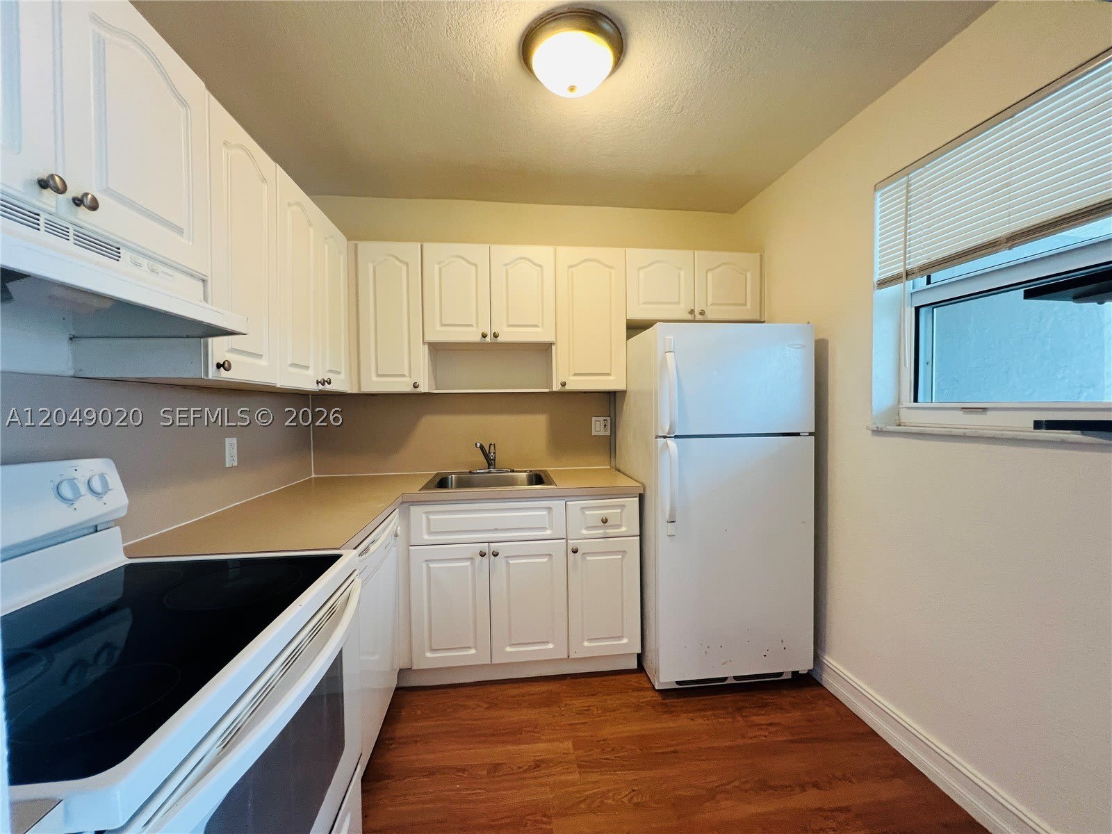 2050 Nw 89Th Ave – photo 2