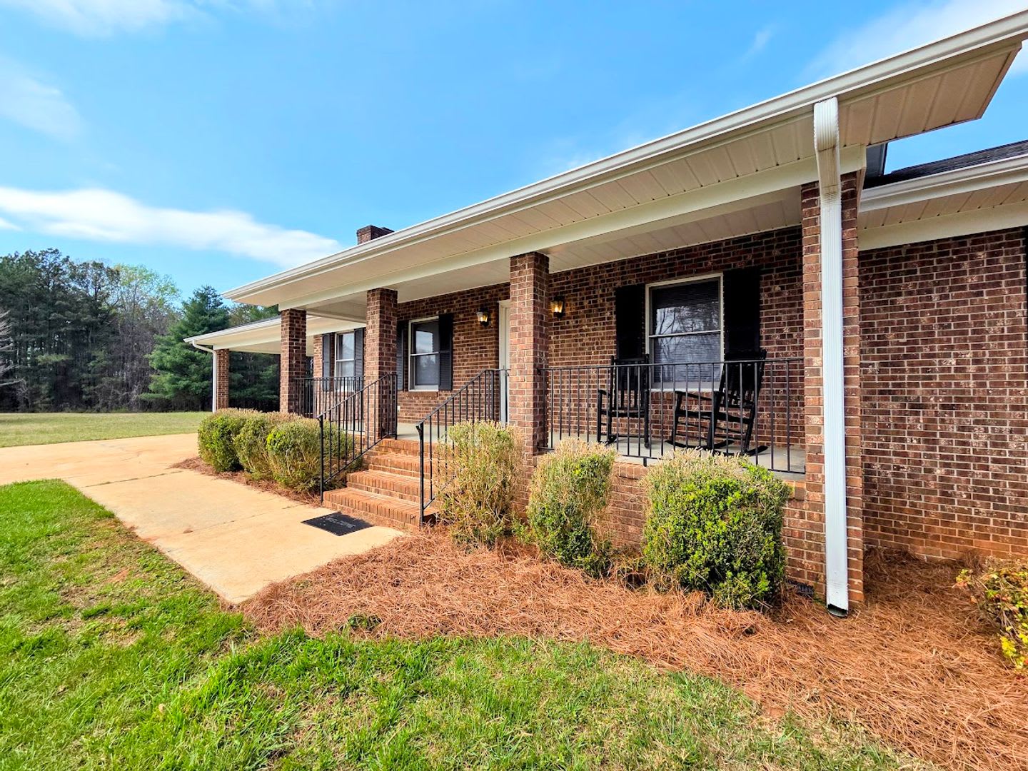 3 Bedroom Brick Home Easley, SC – photo 2