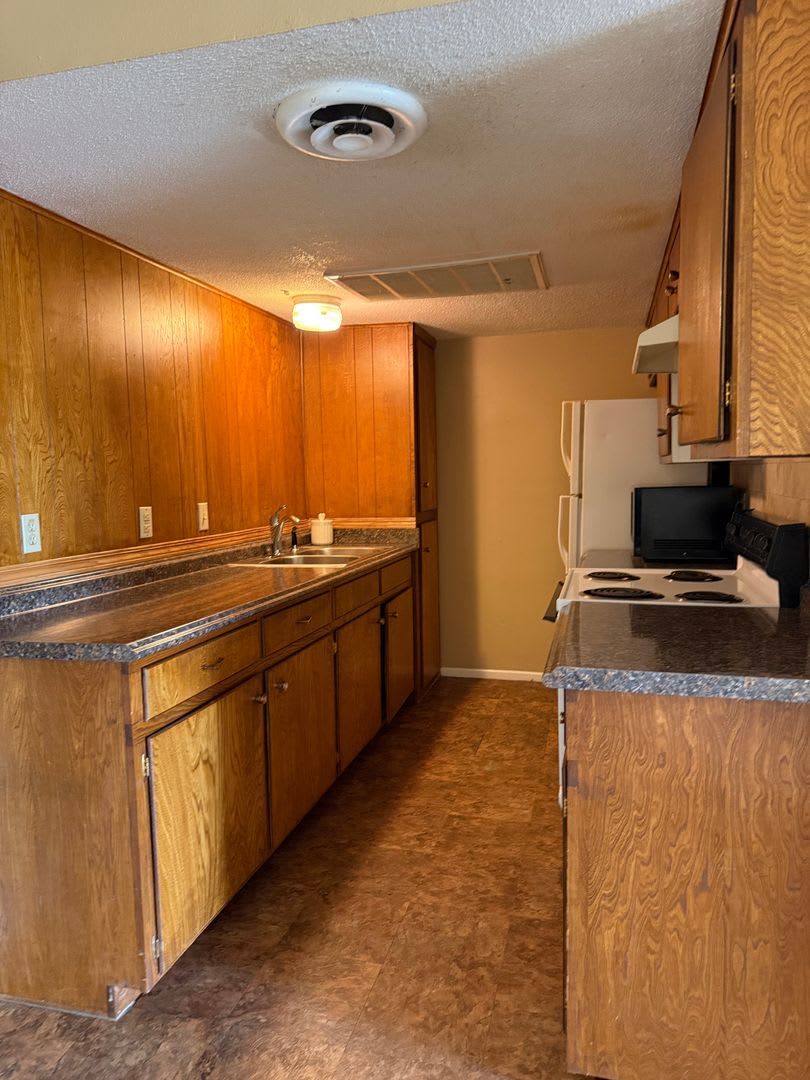 COMING SOON!!! Adorable 1/1 in the heart of Weatherford – photo 4