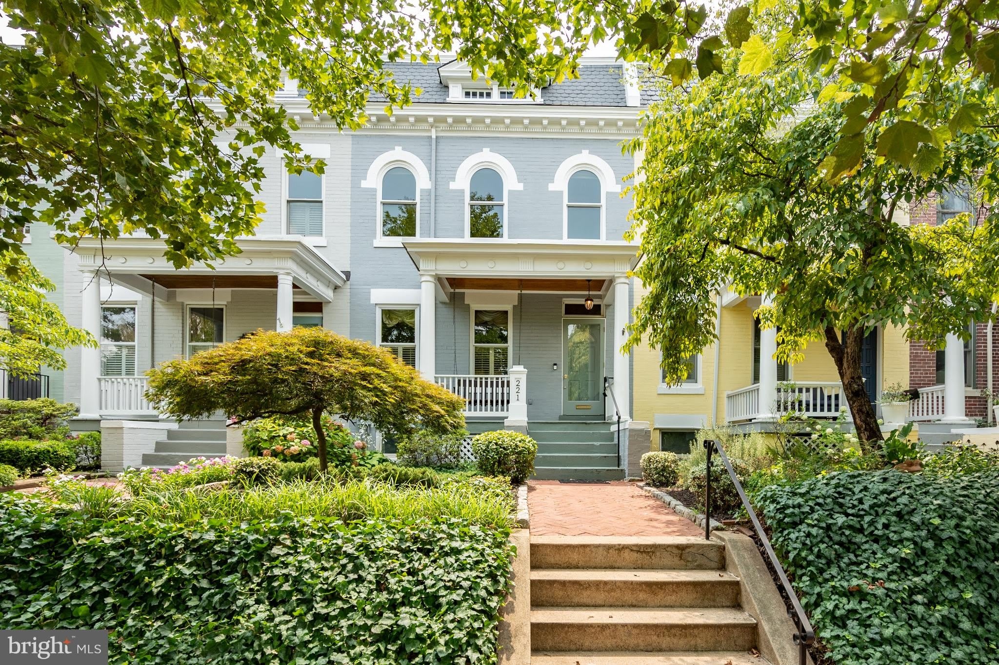221 E Street SE – photo 3